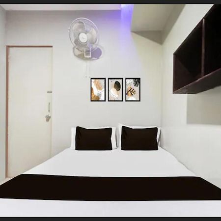 Selfie Rooms Surat Dış mekan fotoğraf