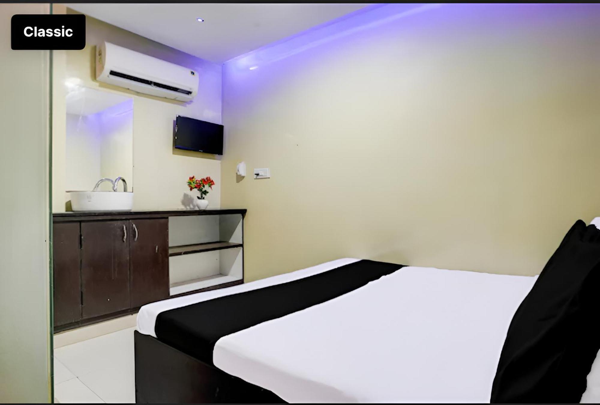 Selfie Rooms Surat Dış mekan fotoğraf