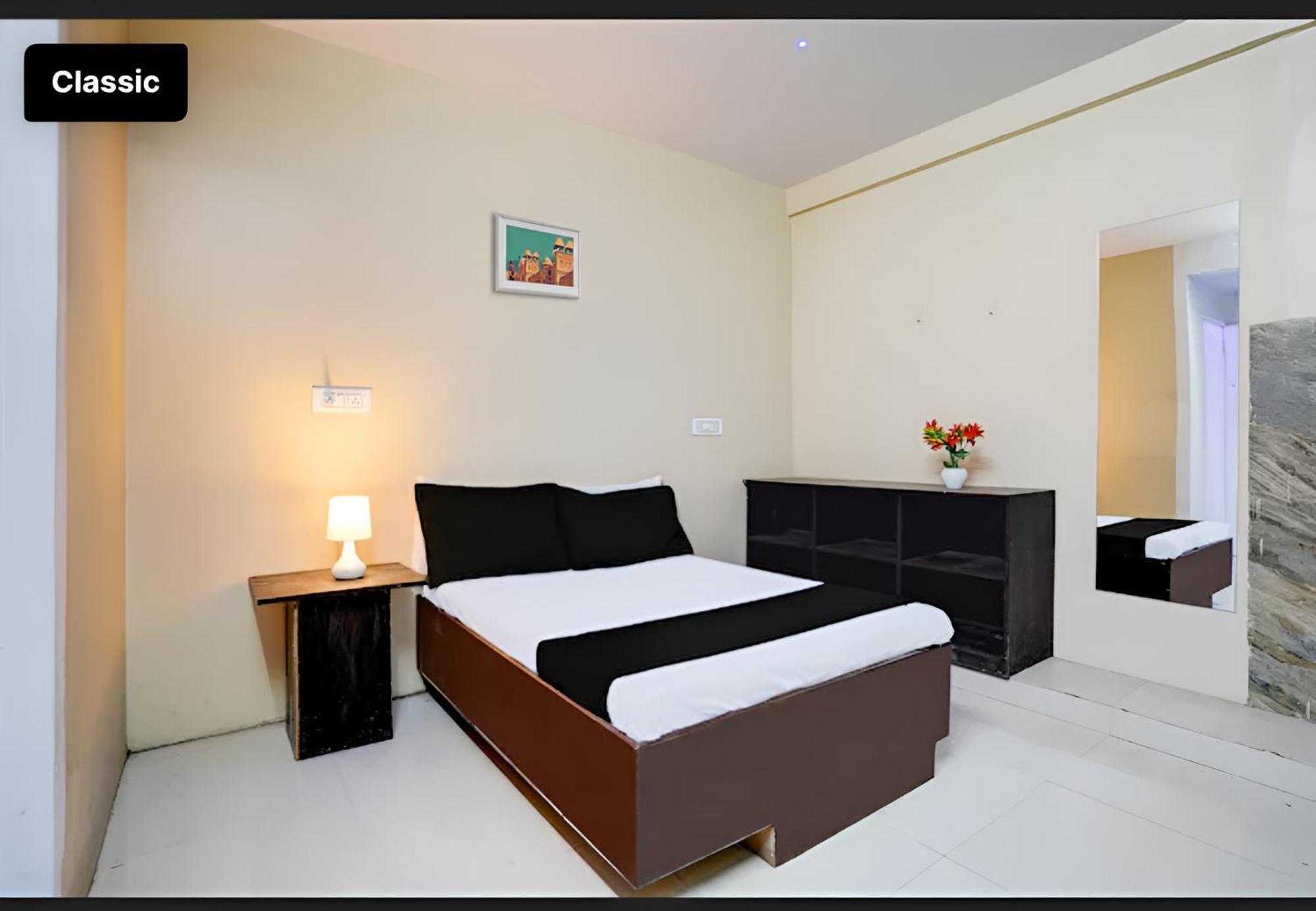 Selfie Rooms Surat Dış mekan fotoğraf