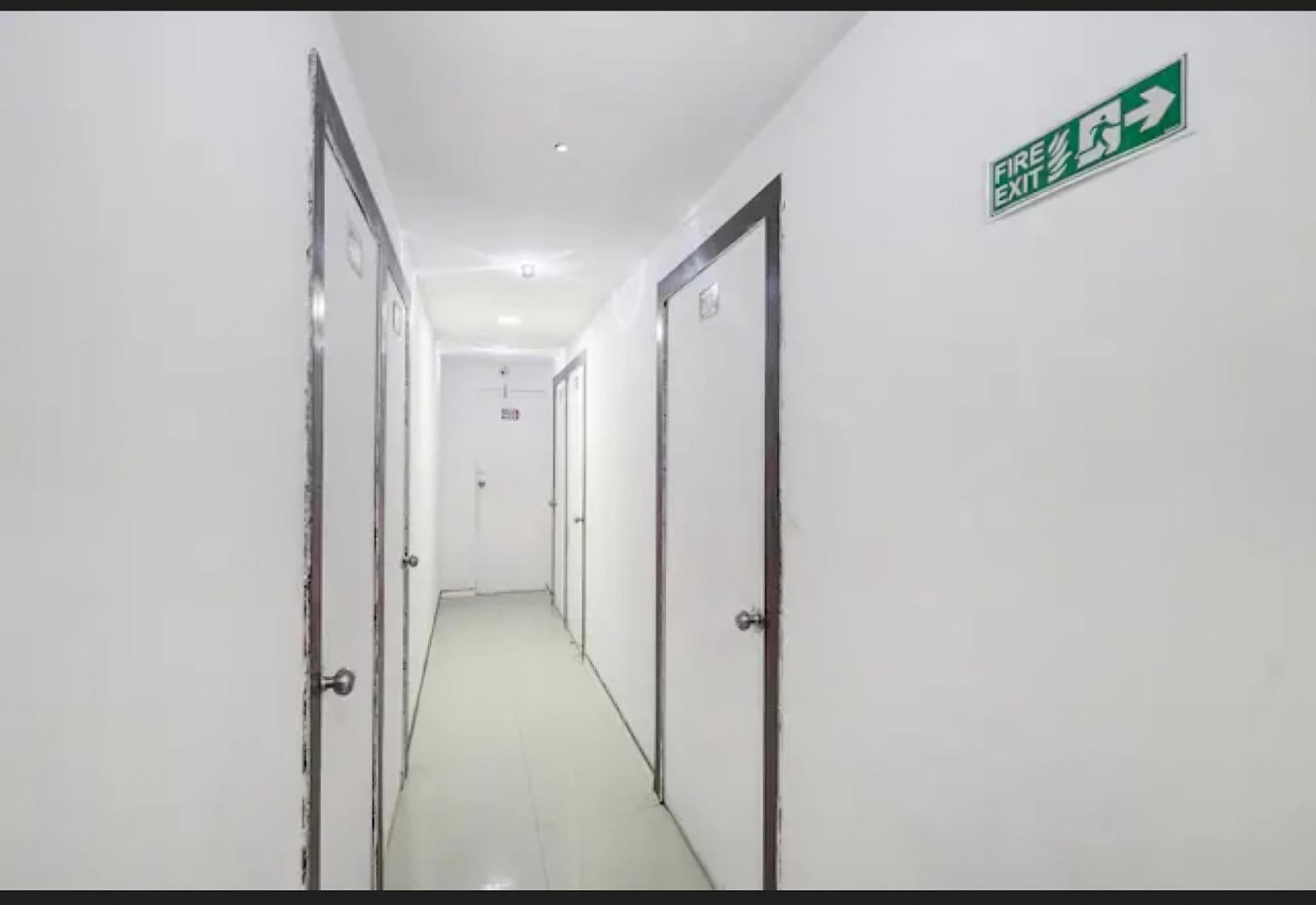 Selfie Rooms Surat Dış mekan fotoğraf